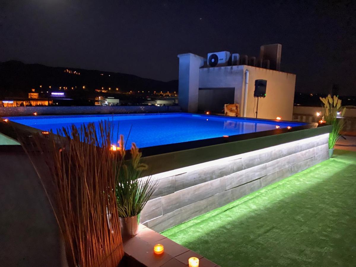 Hotel Fonda Neus Sant Sadurní dʼAnoia Exterior foto