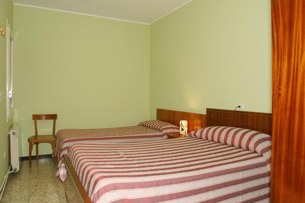 Hotel Fonda Neus Sant Sadurní dʼAnoia Exterior foto
