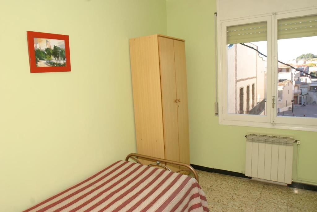 Hotel Fonda Neus Sant Sadurní dʼAnoia Exterior foto